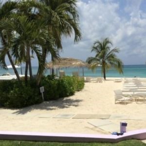 Meet your Posher, Lora